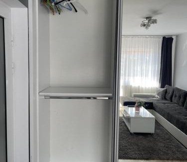 Petrosani Apartamento | Anca Home