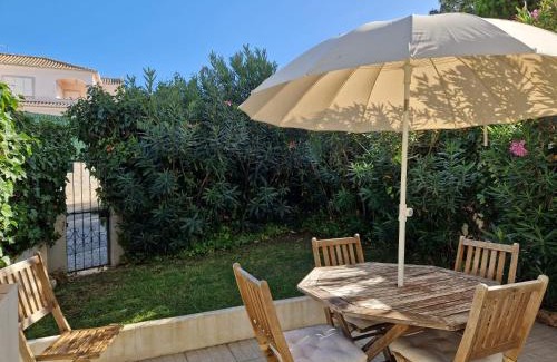 Vale do Garrao Apartamento | Ancão beach duplex with private garden