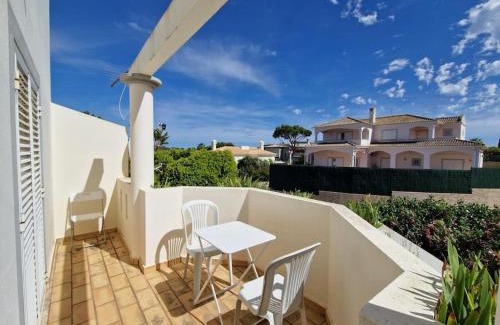 Vale do Garrao Apartamento | Ancão beach duplex with private garden