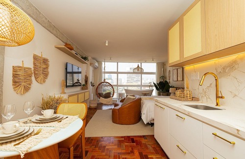 Central Zone Casa | Ancestral SampaSky: bathtub and view on the 19th