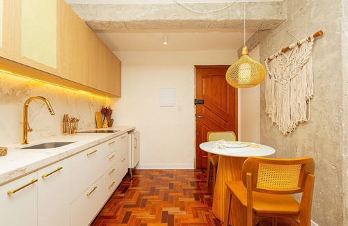 Central Zone Casa | Ancestral SampaSky: bathtub and view on the 19th