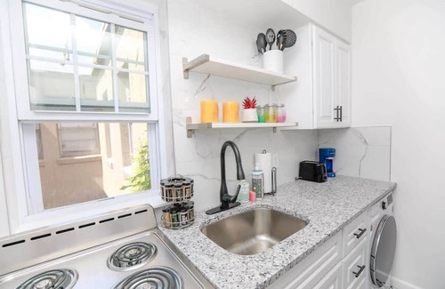 Cottage Line Apartamento | Anchor Breeze | Sojourn | Steps to the Beach