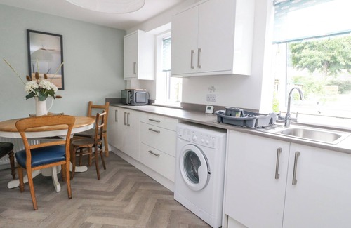 Hopeman Cabaña | ANCHOR COTTAGE, pet friendly, country holiday cottage in Hopeman