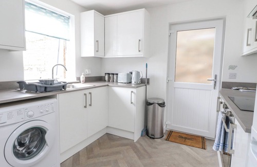 Hopeman Cabaña | ANCHOR COTTAGE, pet friendly, country holiday cottage in Hopeman