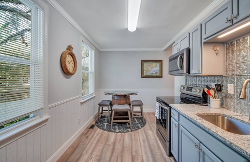 Beaufort Casa | "Anchor House" 2/1 in the perfect location for all things BEAUFORT!