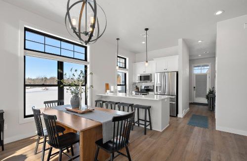 Egg Harbor Casa | Anchor Point Condo by Simple Life Rentals