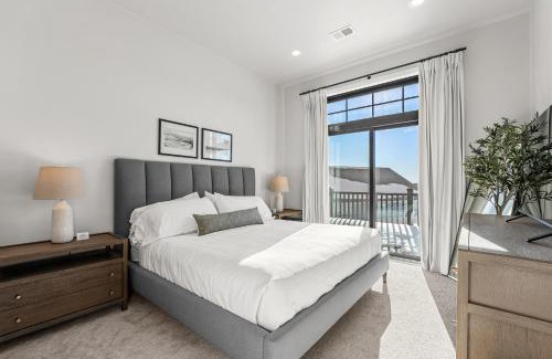Egg Harbor Casa | Anchor Point Condo by Simple Life Rentals
