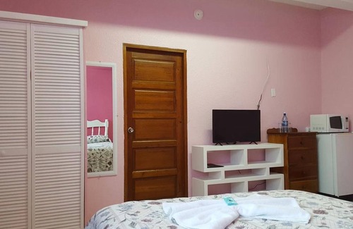 Cayo Corker Hotel | Anchorage Beach Resort