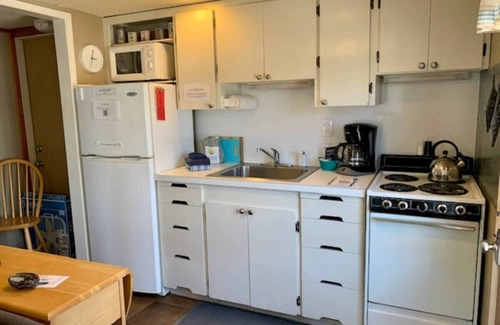 Long Beach Cabaña | Anchorage Cottages Unit 1 Dog friendly and close to the beach