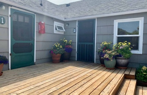Long Beach Cabaña | Anchorage Cottages Unit 1 Dog friendly and close to the beach