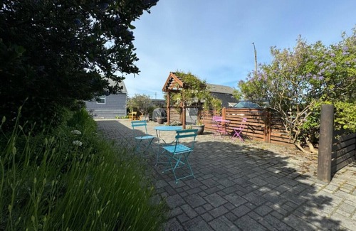 Long Beach Cabaña | Anchorage Cottages Unit 1 Dog friendly and close to the beach