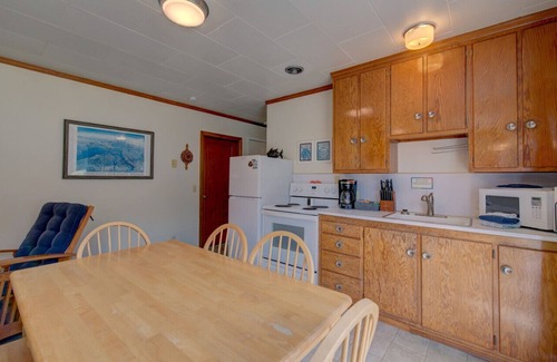 Long Beach Cabaña | Anchorage Cottages Unit 6 Dog friendly and close to the beach