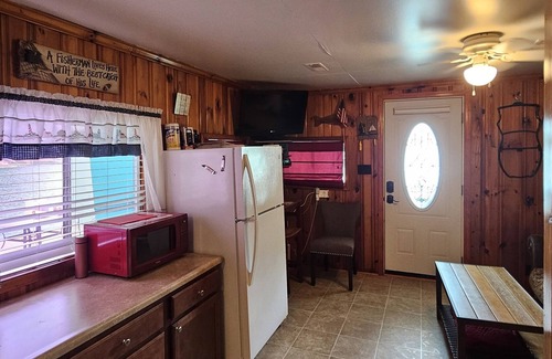 New Tazewell Alquiler De Eote | Anchored Oasis Floating house on Norris Lake.