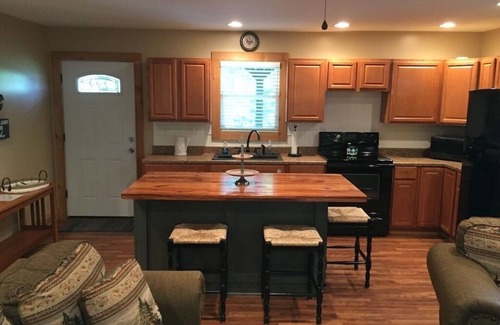 Byrdstown Cabina | Anchors Away - Minutes to Star Pointe, Eagle Cove and Sunset Marinas