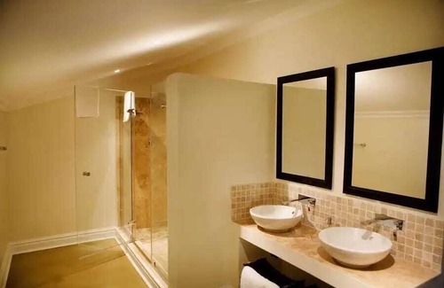 Athlone Casa | Anchors Boutique Lodge