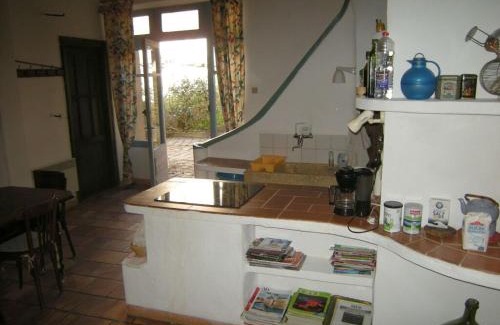 Camplong-d'Aude Casa | "Ancien Cafe" with courtyard