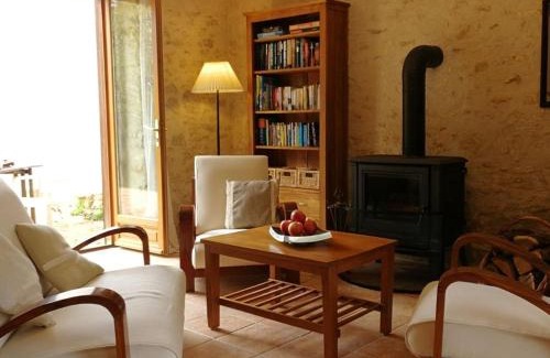 Prissac Casa | Ancien moulin avec piscine, terrasse, jardin privatif et petite île - près des étangs de la Brenne - FR-1-591-159