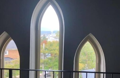 Desjardins Casa | Ancienne Église Pour un Séjour de Rêve au Coeur du Vieux-lévis!