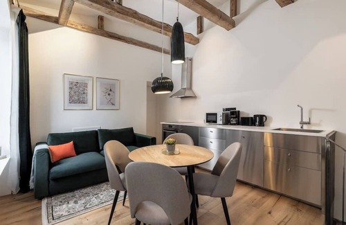 Weissensee Apartamento | Ancient 33sqm 2room maisonette apt. Near center.