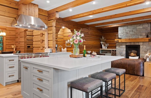 Pemberton Chalet De Esquí | Ancient Cedars Lodge - Luxury log cabin accommodating up to 10 guests