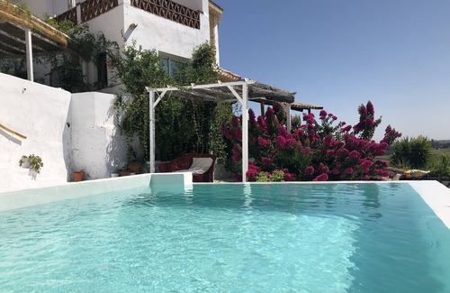 Almodovar del Río Casa | Andalucía. La Casa de la Luz, Artist Home. Tu inspiración en el Sur.