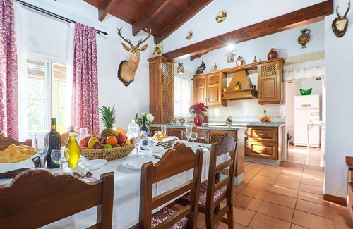 Penaflor Casa | Alojamiento de 3 habitaciones en Peñaflor