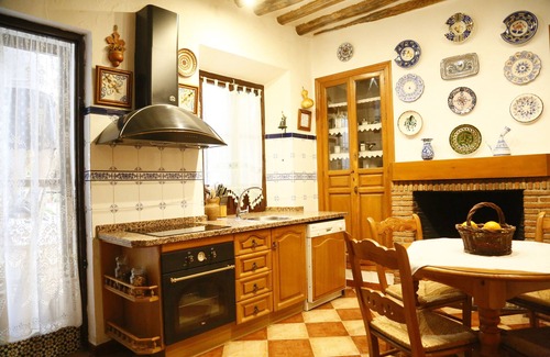 La Zubia Casa | Casa andaluza,tipico patio,solarium, para visitar Granada, Alhambra,Wifi gratis