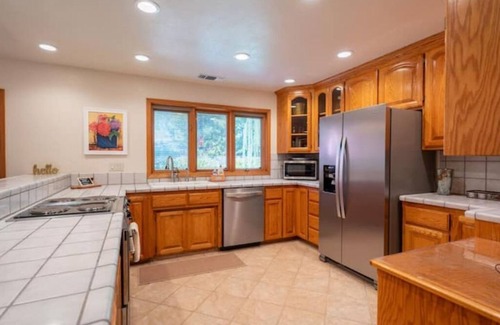 Redding Casa | Andes Restful Retreat