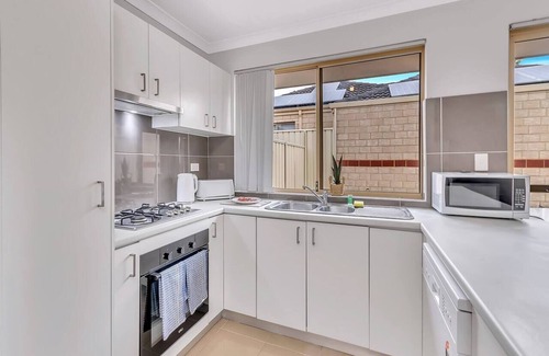 Queens Park Casa | Andrea Way Base Explore Perths Parks and Trails