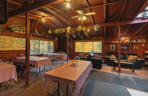 Fort Smith Cabina | Andrew Lake