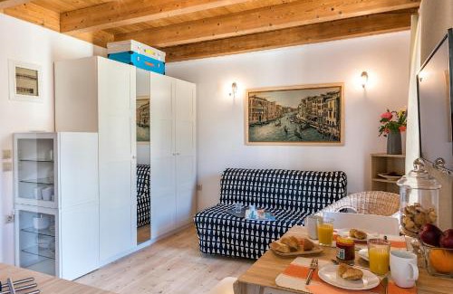 Old Town Apartamento | Andrien's apartment Velissariou