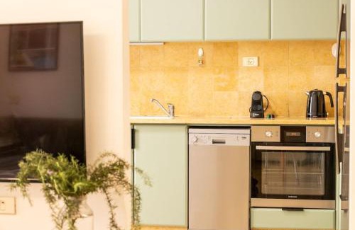 Jaffa Apartamento | Andromeda's Charm Old-Jaffa Haven with Shelter by Sea N' Rent