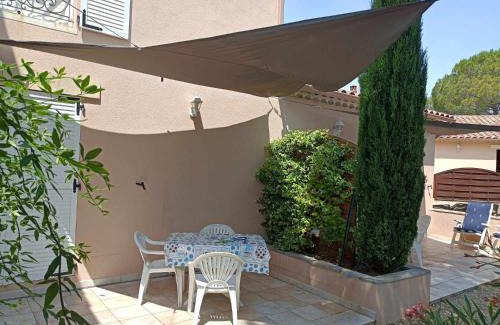 Massillargues-Attuech Casa | Anduze Gîte Les Lauriers au "Petit Clos des Cigales"