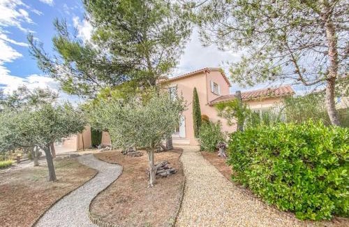 Massillargues-Attuech Casa | Anduze Gîte Les Pins au "Petit Clos des Cigales"