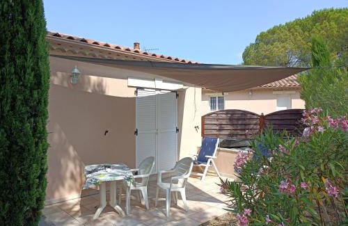 Massillargues-Attuech Casa | Anduze Gîte Les Pins au "Petit Clos des Cigales"