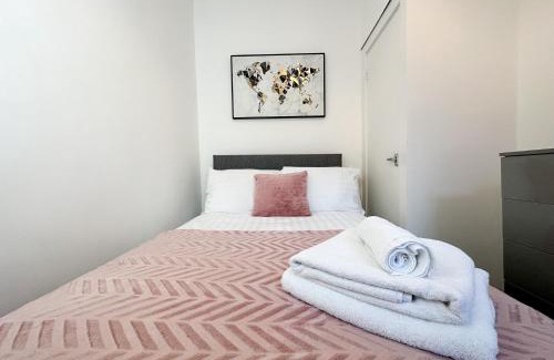 Anfield Casa | Anfield Cottage Liverpool by Smart Corporate Stays