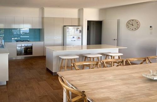 Lake Wangary Casa | Angasi is one of Coffin Bay's premium properties in a very sought after location