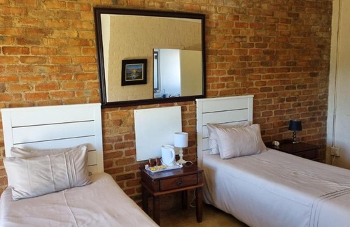 Kaapsehoop Casa | Angel's mist guesthouse