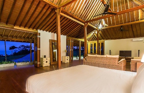 Suraberata Villa | Luxury Beach Villa - Balian Beach