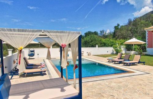 Agios Matthaios Villa | Angelloti Exclusive Beach Villa