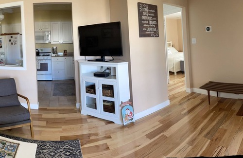 Admiral Estates Casa | Angel’s place few short blocks to the beach