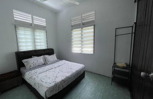Batu Dua Puluh Tiga Casa | Anggerik Homestay suasana kampung