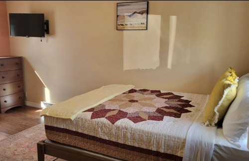 Dillon Apartamento | Angler Village #09 Studio w/QN bed & kitchenette