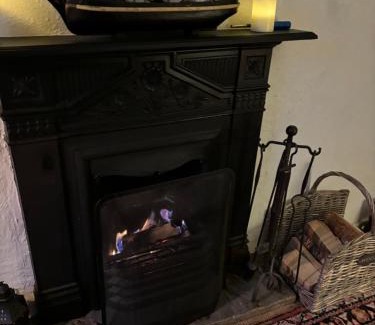 Pen-y-sarn Casa | Anglesey traditional 2 bedroom stone cottage with EV