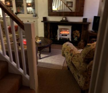 Pen-y-sarn Casa | Anglesey traditional 2 bedroom stone cottage with EV
