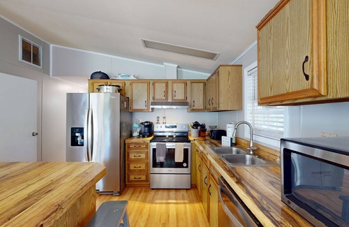 Rehoboth Beach Casa | Angola By The Bay house w/shared pool, tennis & basketball courts