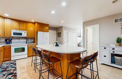 Rehoboth Beach Casa | Angola By The Bay house w/shared pool, tennis & basketball courts