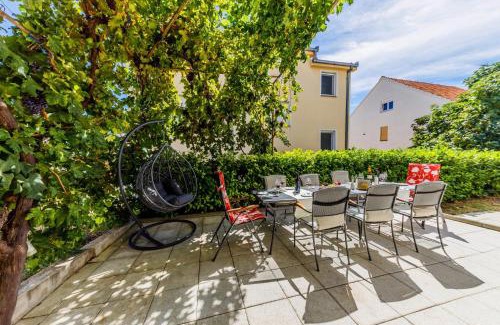 Seget Donji Casa | Ani in Trogir * Mittel-Dalmatien