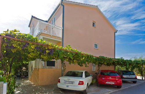 Seget Donji Casa | Ani in Trogir * Mittel-Dalmatien