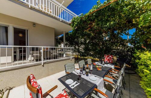 Seget Donji Casa | Ani in Trogir * Mittel-Dalmatien